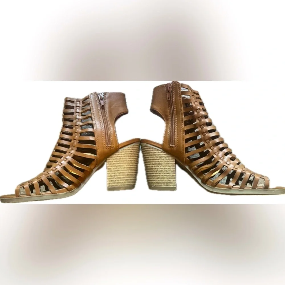 Rampage Womens Gladiator Heeled Brown Sandals Open Toe Zip Closure. Size 8.5